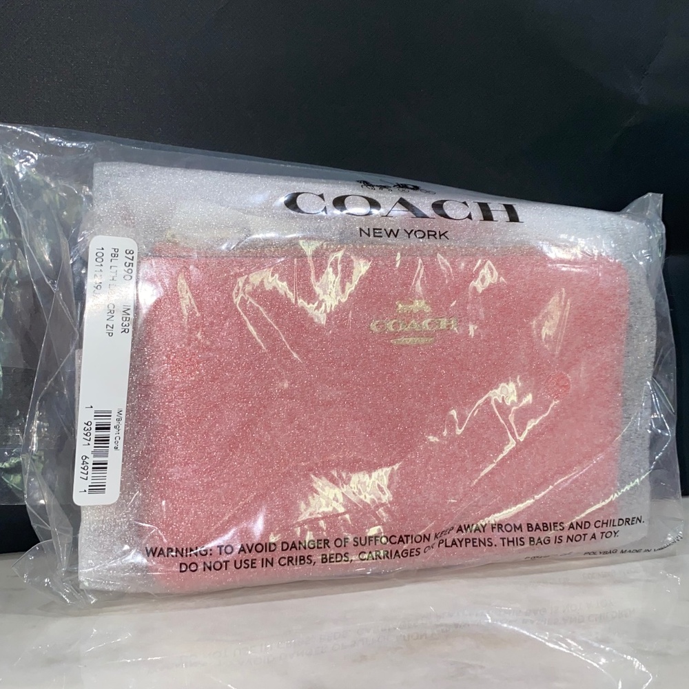 Coach Pink double zip pebbled Leather Wristlet - Picture 3 of 6